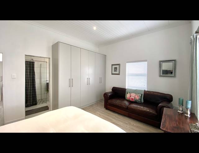 4 BEDROOM HOUSE FOR SALE IN DWARSKERSBOS